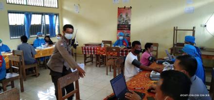 Polda Bali Lanjutkan Program Respon Vaksinasi untuk Vaksin Dosis II di Desa Sepang